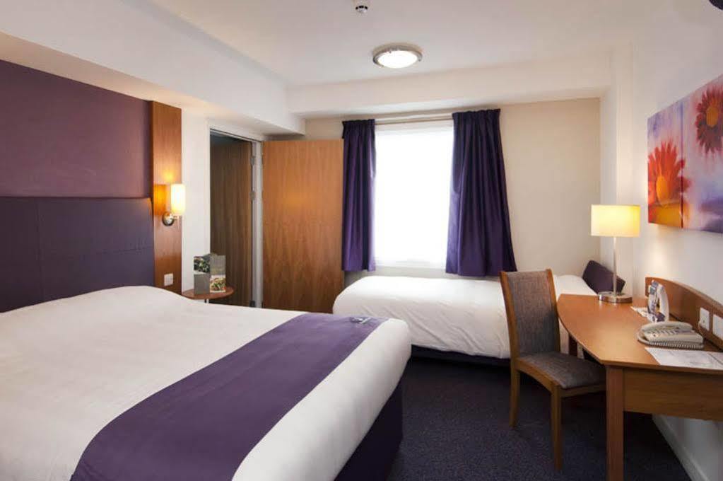 Premier Inn Greenock Exterior foto
